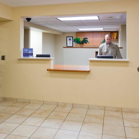 Candlewood Suites Milwaukee Brown Deer, An Ihg Hotel Interior photo