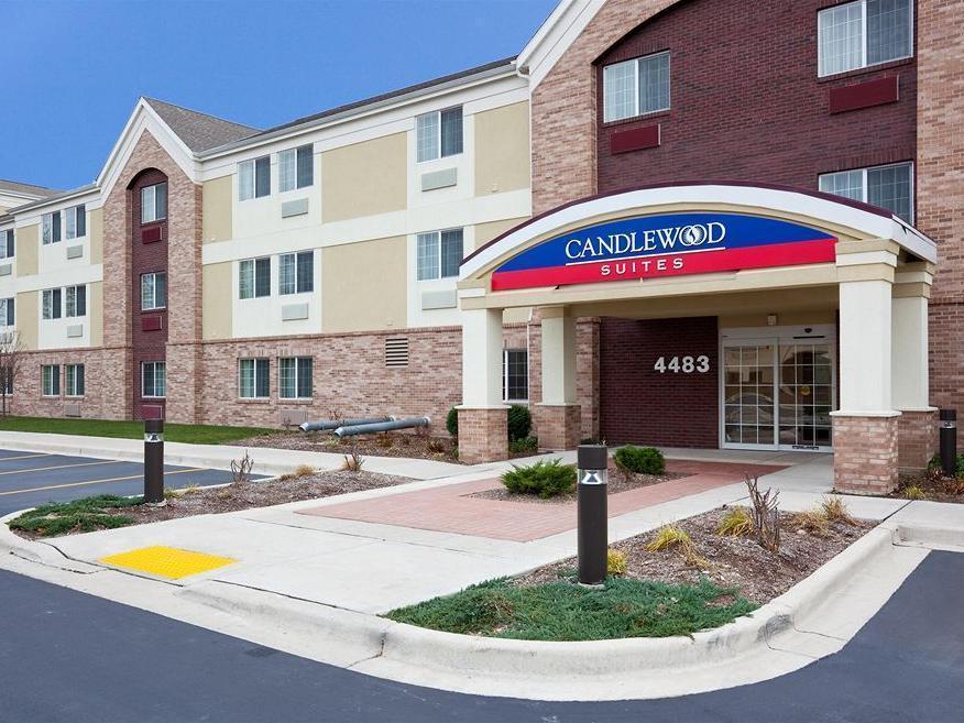 Candlewood Suites Milwaukee Brown Deer, An Ihg Hotel Exterior photo