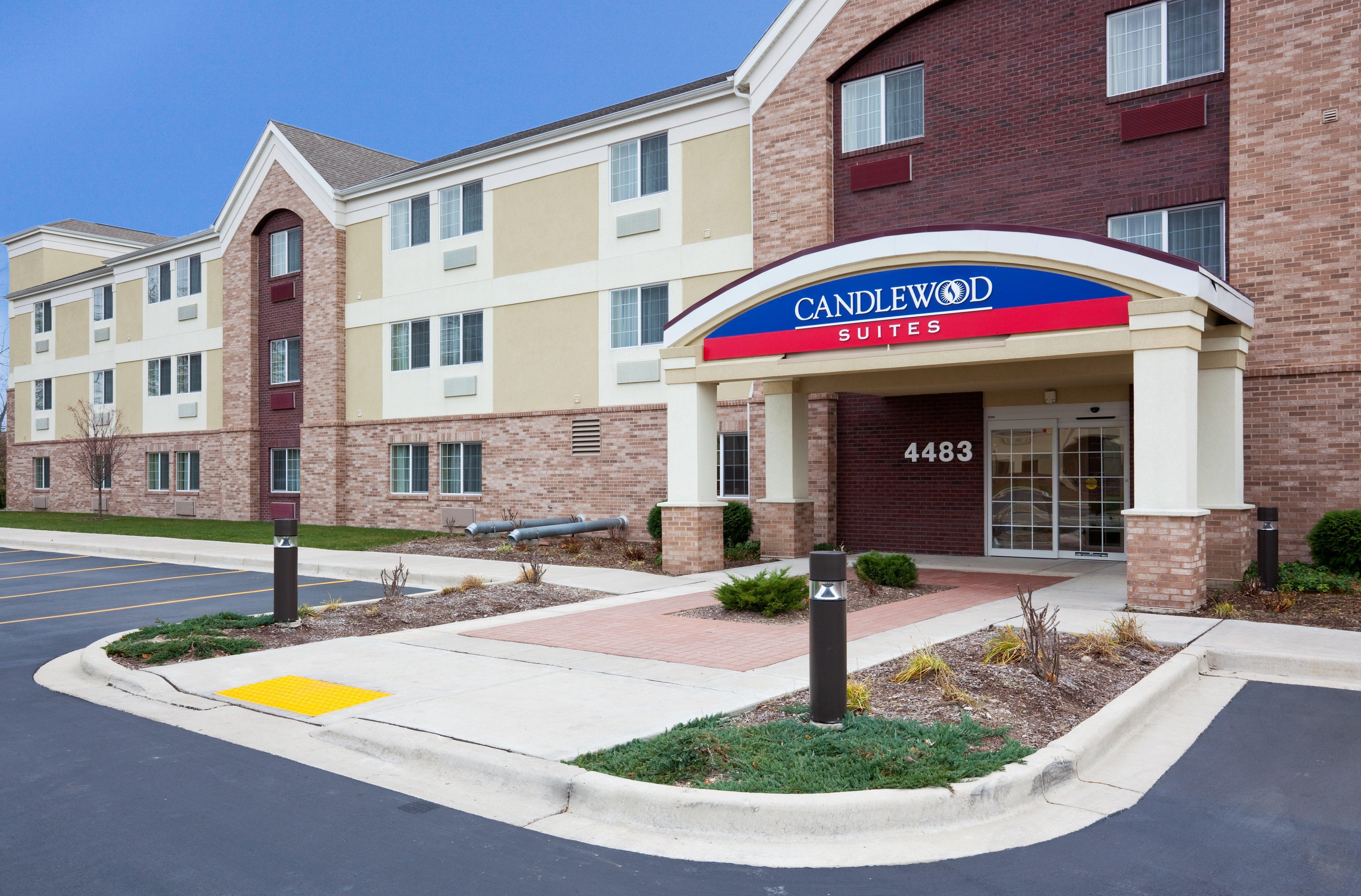 Candlewood Suites Milwaukee Brown Deer, An Ihg Hotel Exterior photo